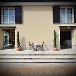 Stara šola - Oleander Korte