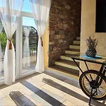 Stara šola - Oleander Hotell