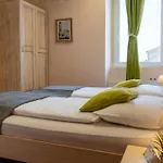 Stara šola - Oleander 3* Korte