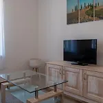 Stara šola - Oleander Hotell