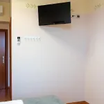 Stara šola - Oleander Hotell Korte