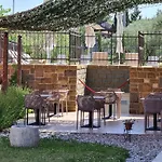 Stara šola - Oleander Hotell