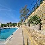 Stara šola - Oleander