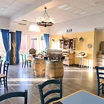 Stara šola - Oleander Hotell