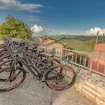 Stara šola - Oleander Korte