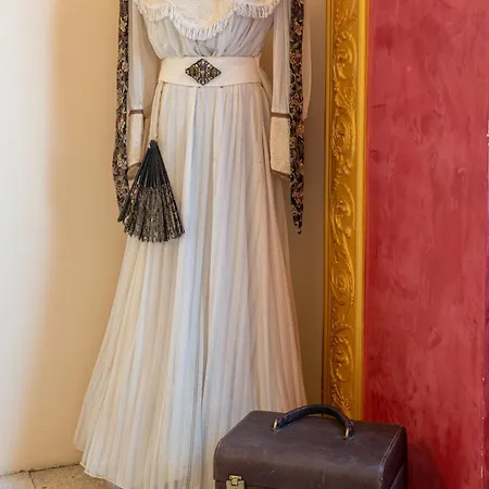 Stara Sola - Oleander Korte