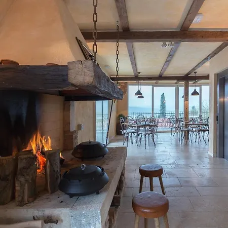 Stara Sola - Oleander Korte