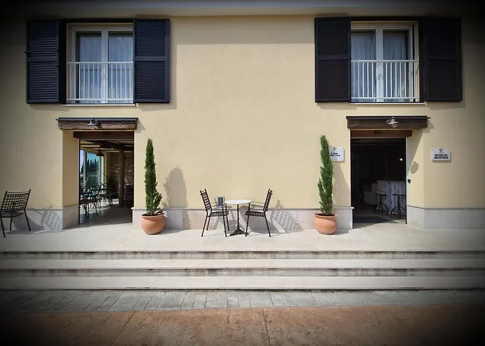 Stara Sola - Oleander Korte