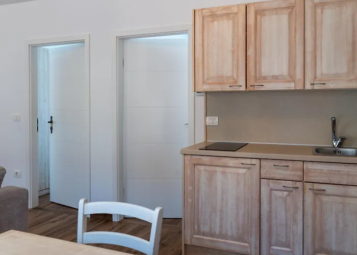 Stara Sola - Oleander Korte